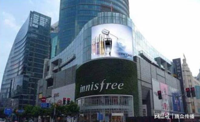 上海戶外廣告如何投放?為您解讀宏伊國(guó)際廣場(chǎng)大屏廣告合作形式